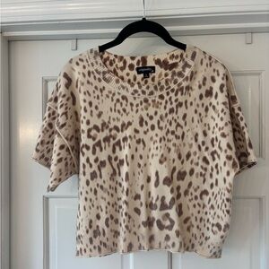 Originality leopard print short sleeve sweater
Small
Drip shoulder
Short sleeve
